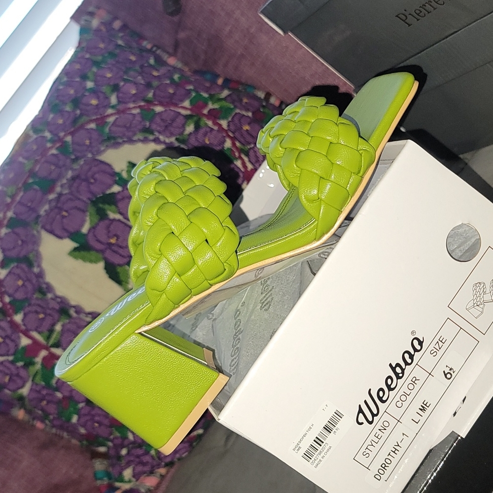 Weeboo size 6 1/2 but fit size 7 color green